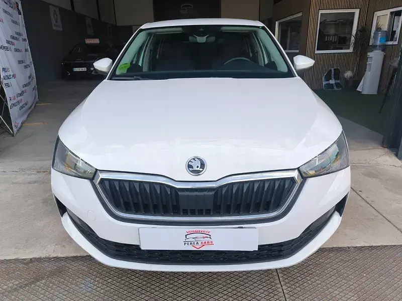 Usado Skoda Scala 95 CV (69 kW) 2023 Blanco Utilitario