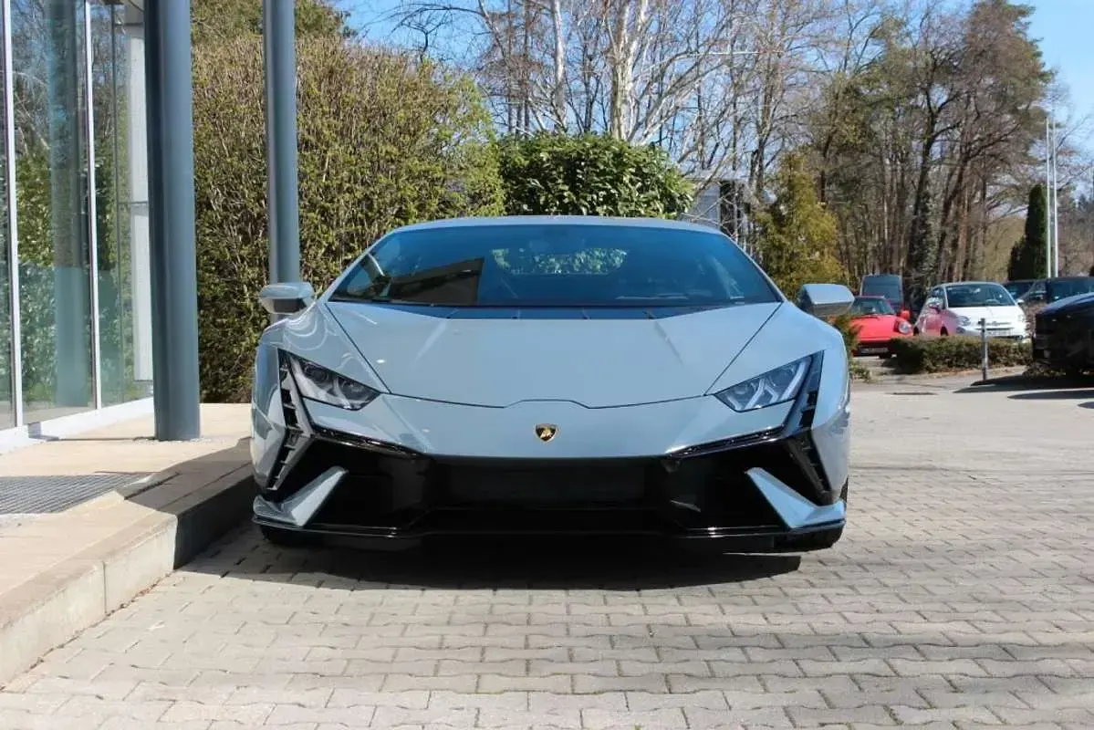 Usado Lamborghini Huracán 640 CV (470 kW) 2025 Gris Coupe