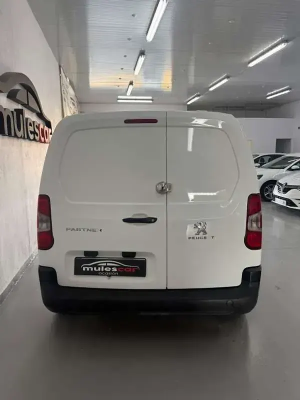 Usado Peugeot Partner S 102 CV (75 kW) 2021 Blanco Monovolumen