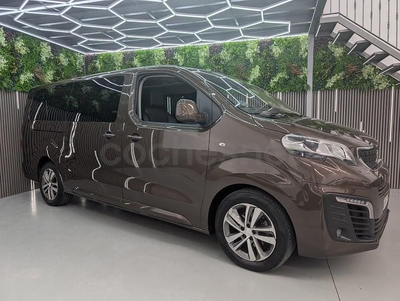 Usado Peugeot Traveller Allure 177 CV (130 kW) 2022 Marrón Monovolumen