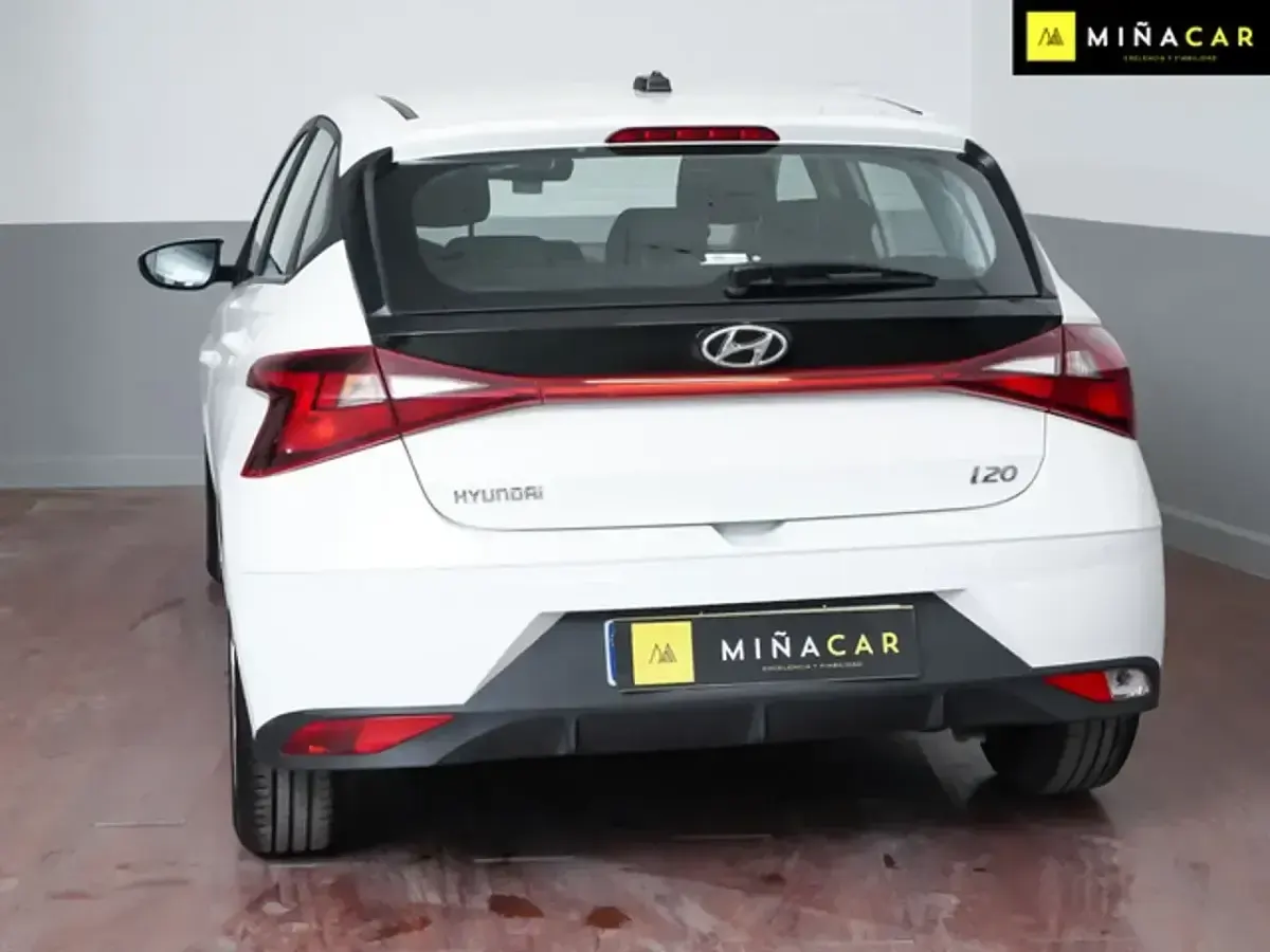 Usado Hyundai i20 101 CV (74 kW) 2022 Blanco Utilitario