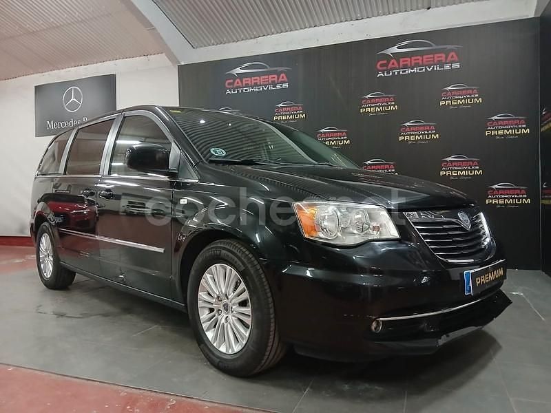 Negro Usado 2012 Lancia Voyager Platinum Monovolumen | 11.990 € (Precio justo) - Imagen 1/4