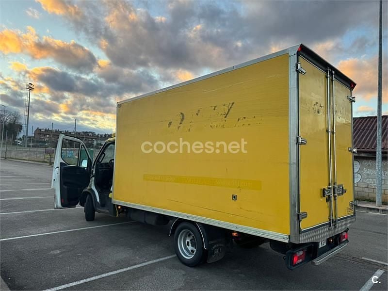 Usado Iveco Daily 126 CV (92 kW) 2012 Amarillo Recogida