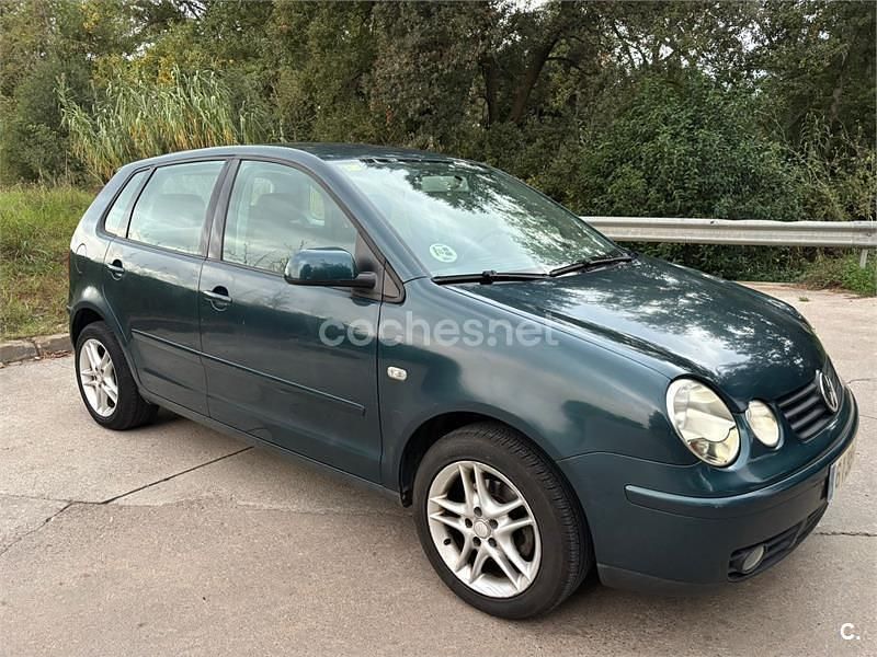 Azul Usado 2002 VW Polo Trendline Berlina | 2700 € (Precio justo) - Imagen 1/4