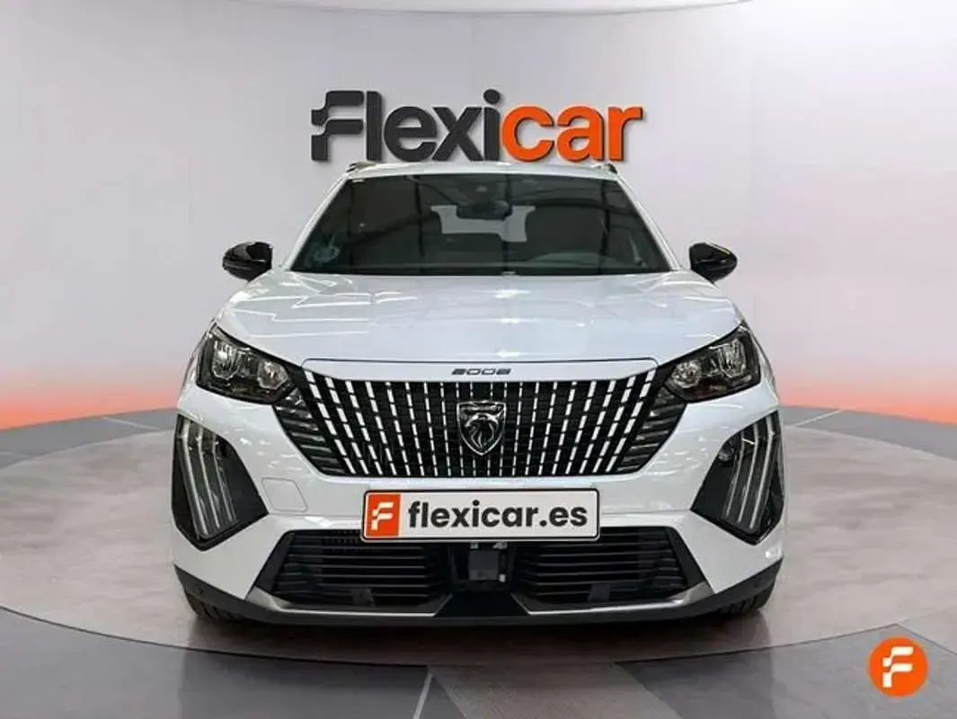 Usado Peugeot 2008 Allure 102 CV (75 kW) 2024 Blanco SUV