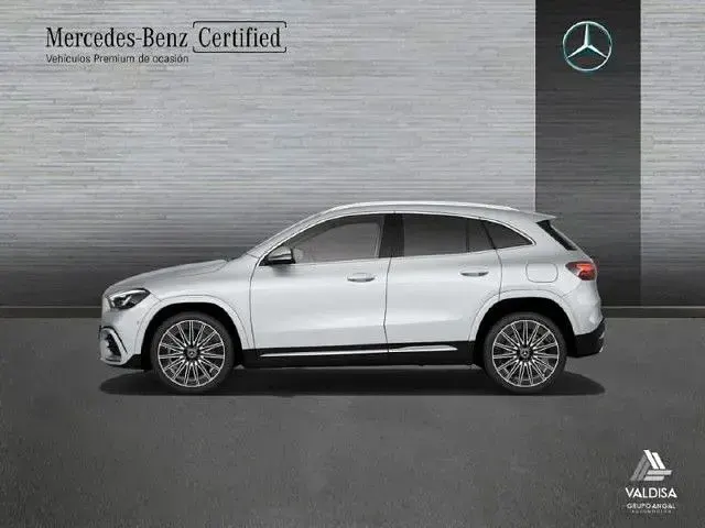 Usado Mercedes GLA220 190 CV (139 kW) 2023 Plata iridio SUV