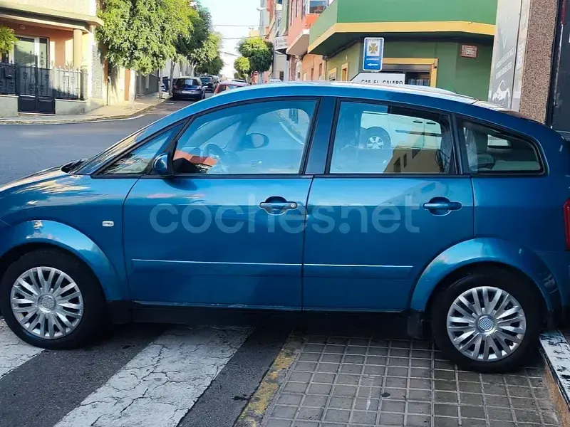Usado Audi A2 75 CV (55 kW) 2002 Azul Utilitario