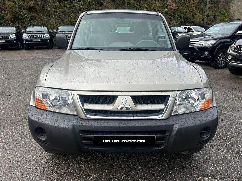 Usado Mitsubishi Montero Instyle 160 CV (117 kW) 2005 Beige SUV