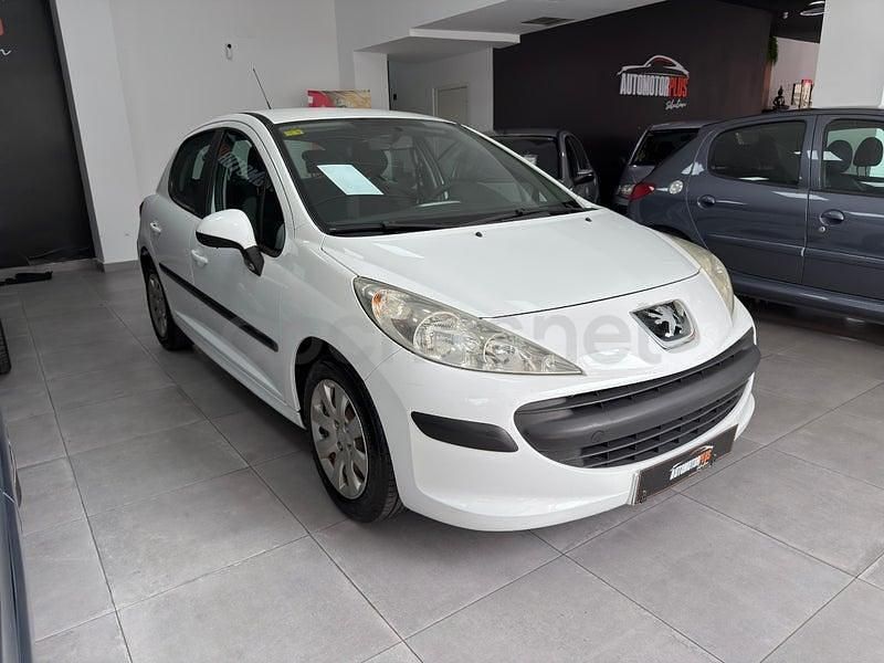 Usado Peugeot 207 70 CV (51 kW) 2009 Blanco Berlina
