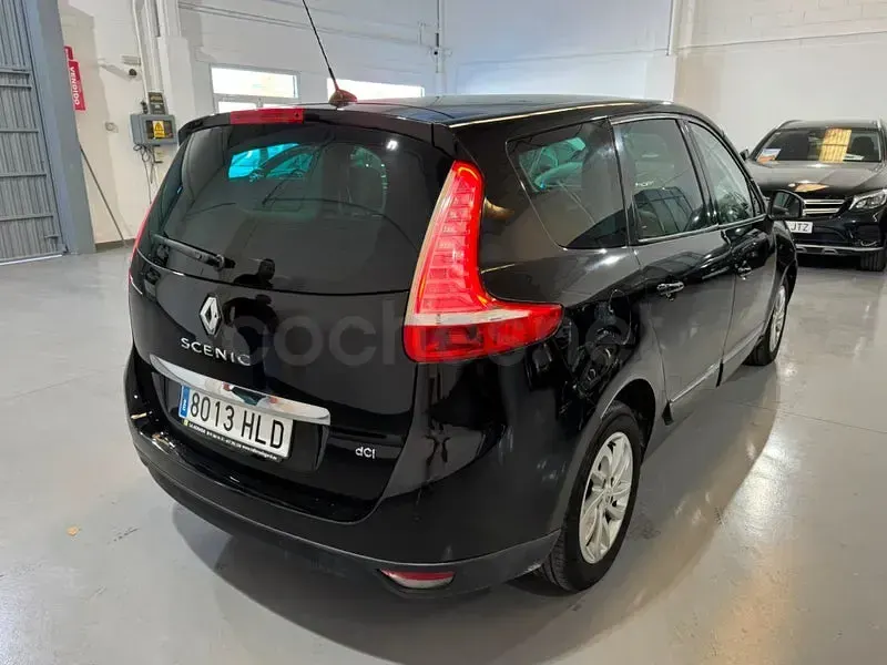 Usado Renault Grand Scénic III Dynamique 110 CV (80 kW) 2012 Negro Monovolumen