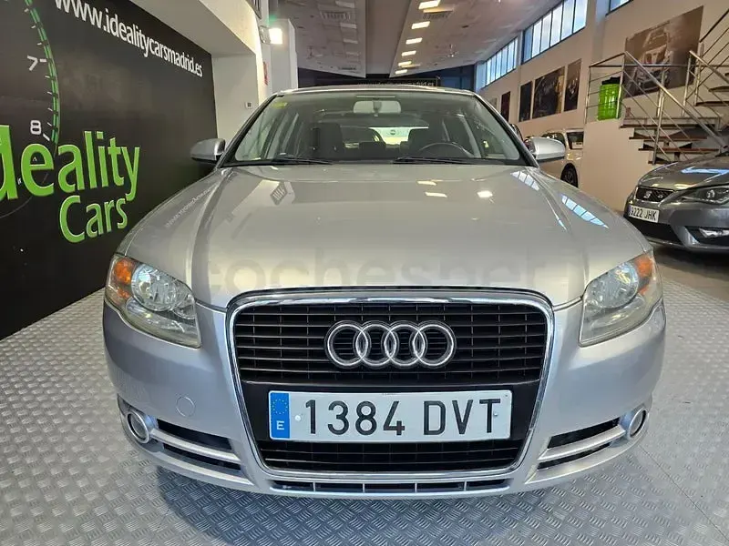 Usado Audi A4 163 CV (119 kW) 2006 Gris / plata Berlina