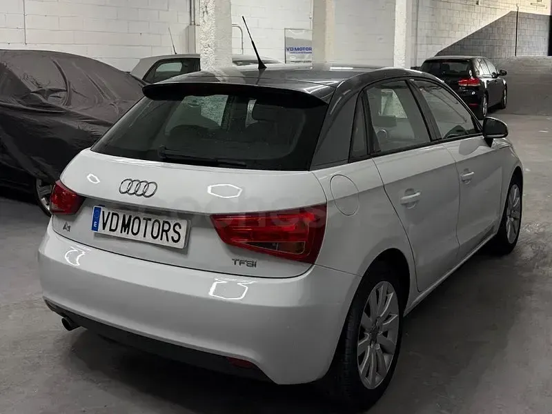 Usado Audi A1 Sportback Attraction 86 CV (63 kW) 2012 Blanco Utilitario