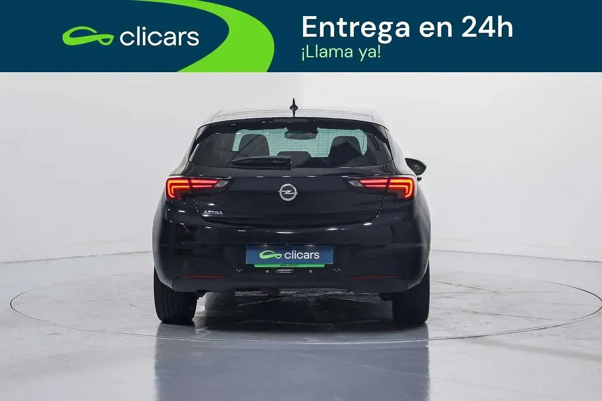 Usado Opel Astra Ultimate 145 CV (106 kW) 2021 Negro Utilitario