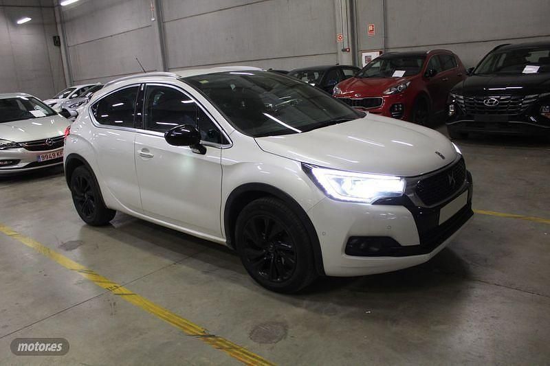 Usado DS Automobiles DS4 Style 119 CV (87 kW) 2018 Blanco Berlina