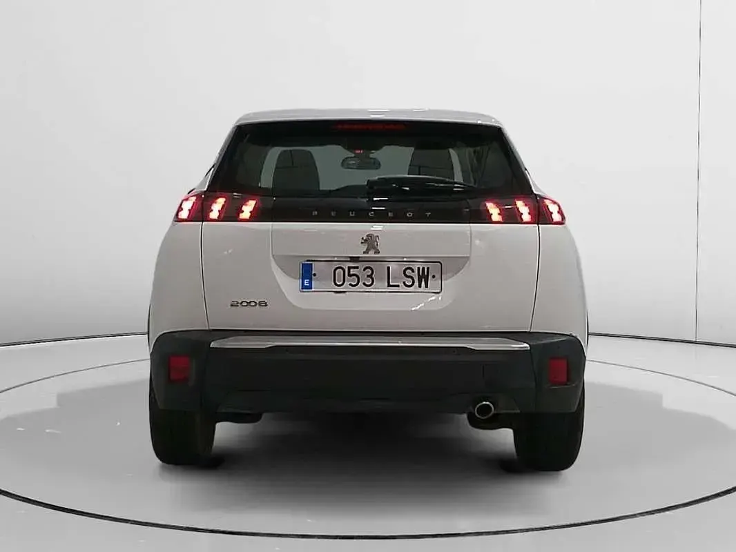 Usado Peugeot 2008 Allure 131 CV (96 kW) 2021 Blanco SUV