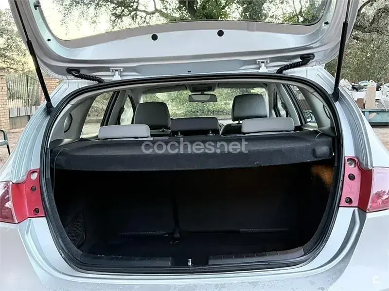 Usado Seat Leon Sport 105 CV (77 kW) 2006 Gris / plata Utilitario
