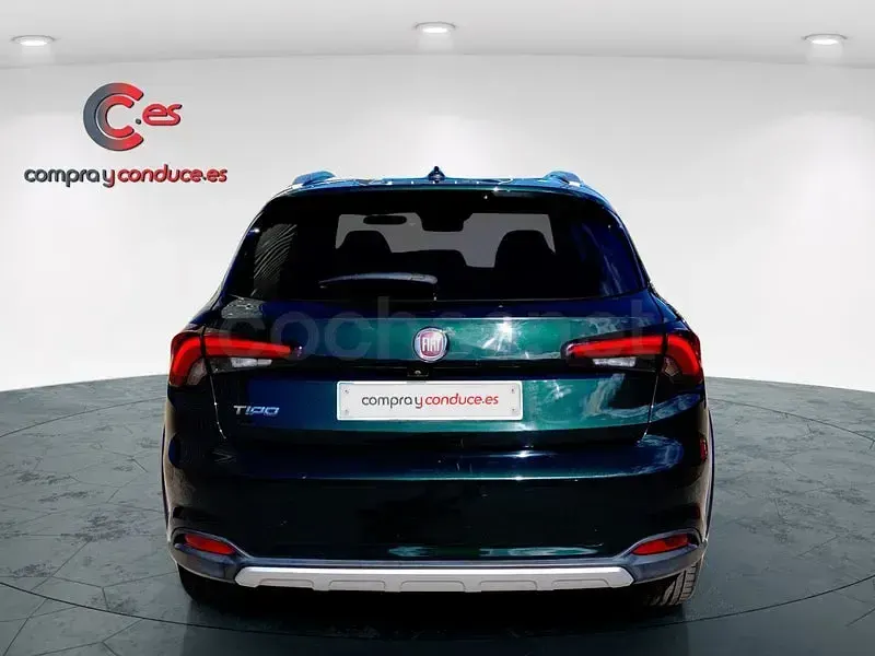 Używany Fiat Tipo Cross 101 KM (74 kW) 2022 Zielony Sedan/Limuzyna