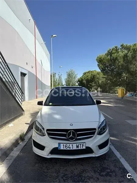 Usado Mercedes B200 AMG line 136 CV (100 kW) 2016 Blanco Utilitario