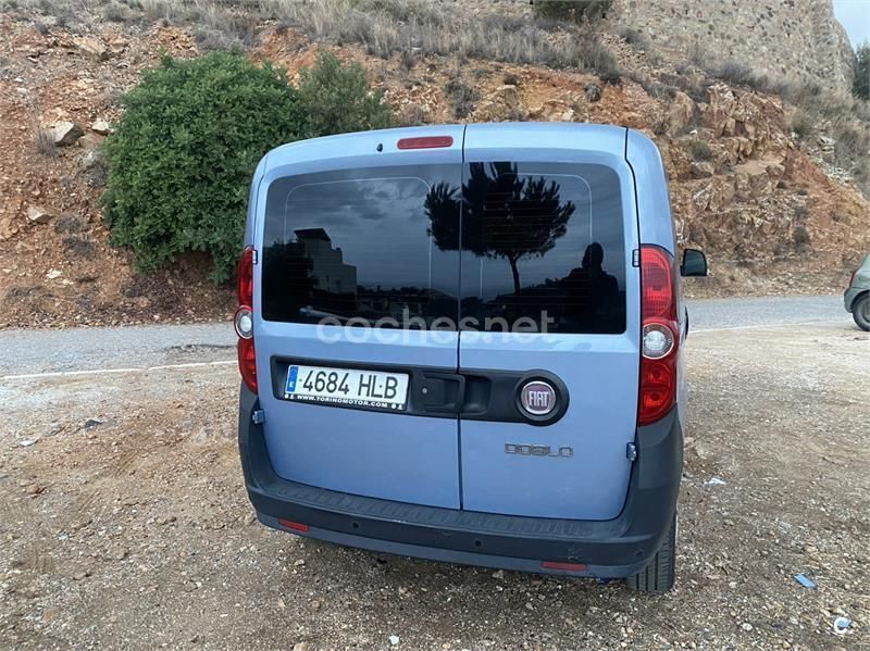 Usado Fiat Doblò Active 90 CV (66 kW) 2012 Azul Monovolumen