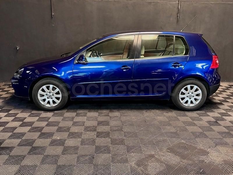 Usado VW Golf IV Highline 102 CV (75 kW) 2006 Azul Berlina