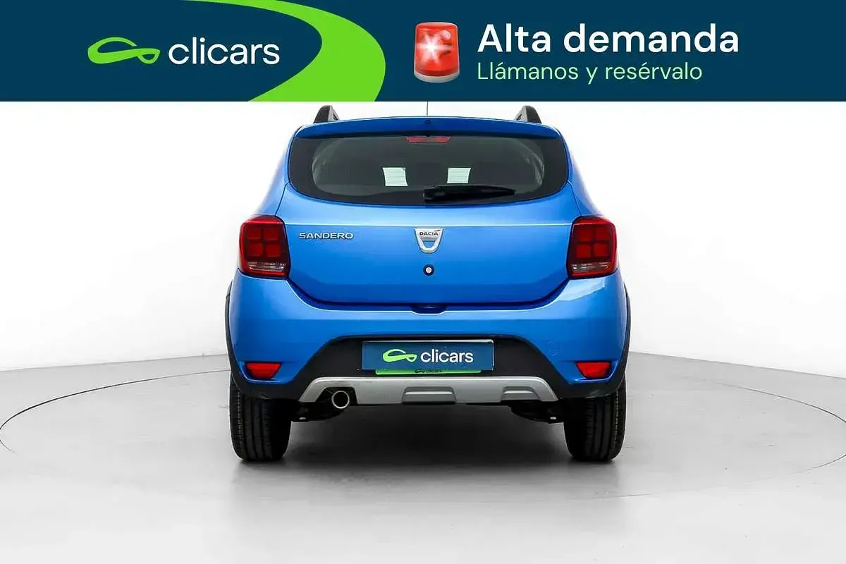 Usado Dacia Sandero Stepway Ambiance 90 CV (66 kW) 2018 Azul Utilitario