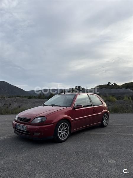 Granate Usado 2001 Citroën Saxo Utilitario | 3000 € - Imagen 1/4