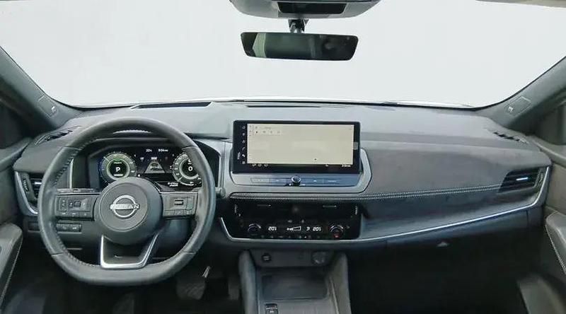 Usado Nissan Qashqai Tekna 158 CV (116 kW) 2024 Lunar white (perlada) SUV