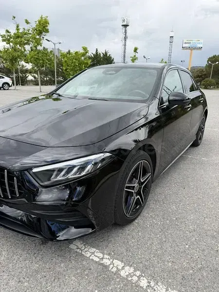 Usado Mercedes A250 218 CV (160 kW) 2024 Negro Berlina