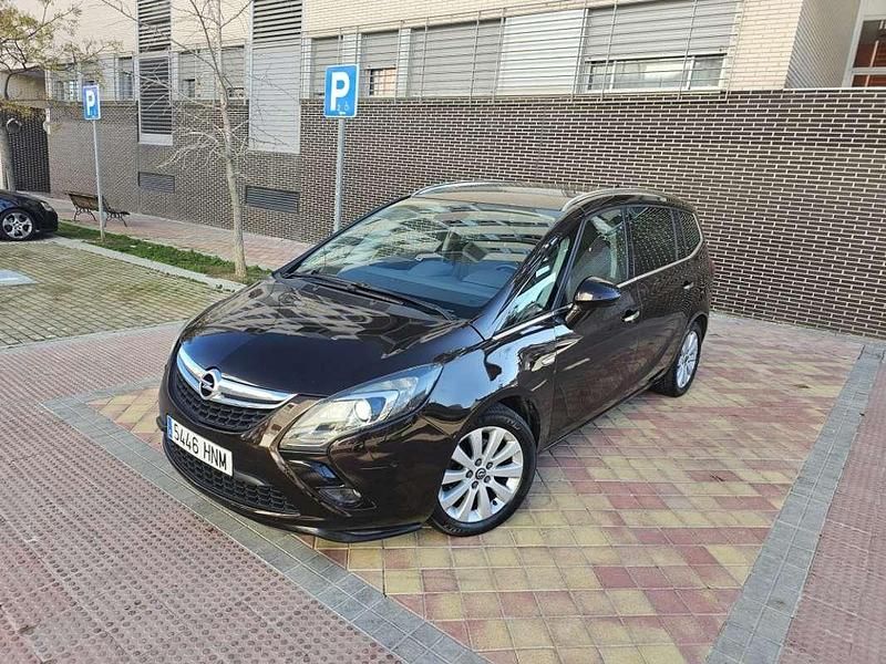 Usado Opel Zafira Tourer Excellence 131 CV (96 kW) 2013 Marrón Monovolumen