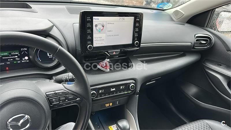 Usado Mazda 2 116 CV (85 kW) 2023 Rojo Utilitario