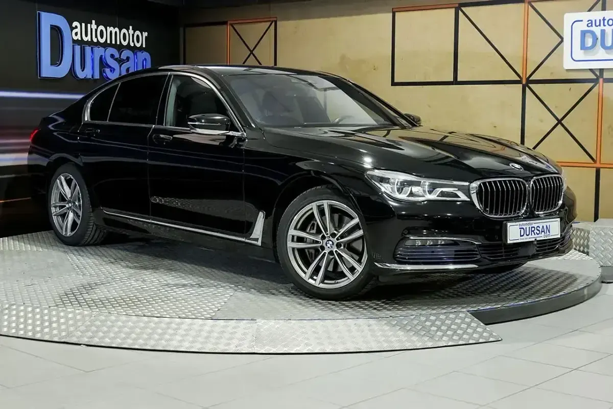Usado BMW 730 Comfort Edition 268 CV (197 kW) 2016 Negro Berlina