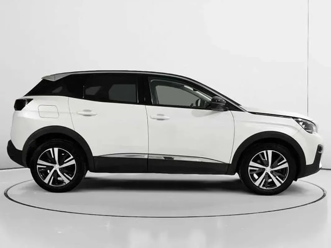 Usado Peugeot 3008 Allure 131 CV (96 kW) 2019 Blanco SUV