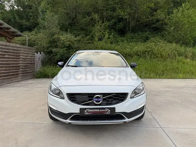 Usado Volvo V60 CC 150 CV (110 kW) 2018 Blanco Familiar