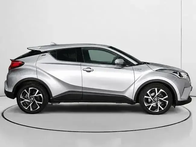 Usado Toyota C-HR Active 122 CV (89 kW) 2018 Gris SUV