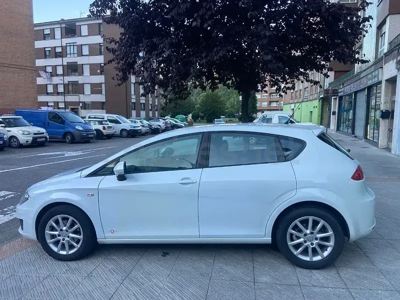 Usado Seat Leon Copa 90 CV (66 kW) 2012 Blanco Berlina