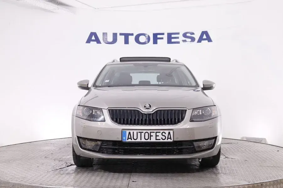 Usado Skoda Octavia Style 180 CV (132 kW) 2015 Bronce Familiar