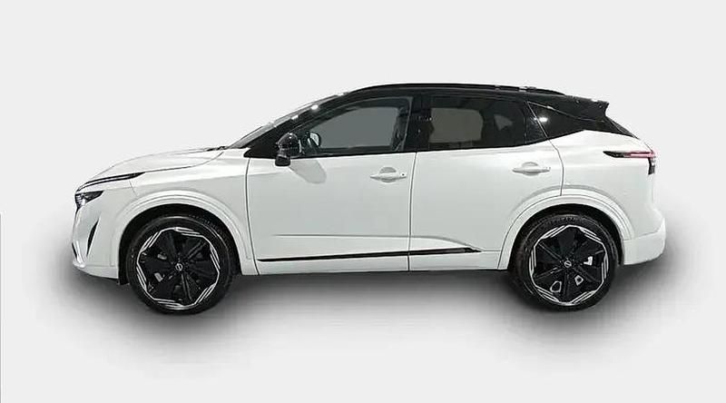 Usado Nissan Qashqai 140 CV (102 kW) 2025 Lunar white con techo midnight SUV