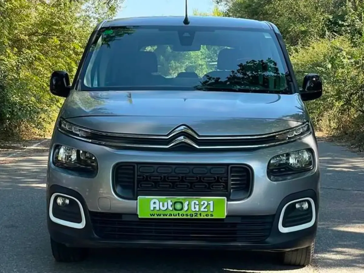 Usado Citroën Berlingo Business Class 102 CV (75 kW) 2022 Gris / plata Monovolumen