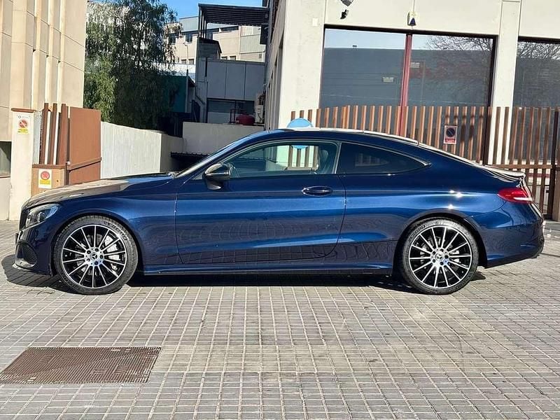 Usado Mercedes C300 AMG 245 CV (180 kW) 2018 Azul Coupe