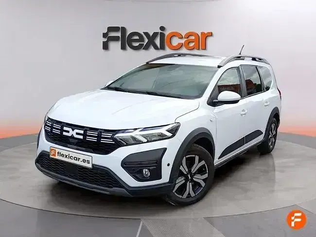 Usado Dacia Jogger Expression 100 CV (73 kW) 2023 Blanco Monovolumen