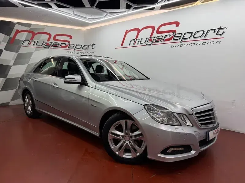 Usado Mercedes E350 Avantgarde 231 CV (169 kW) 2010 Gris / plata Berlina