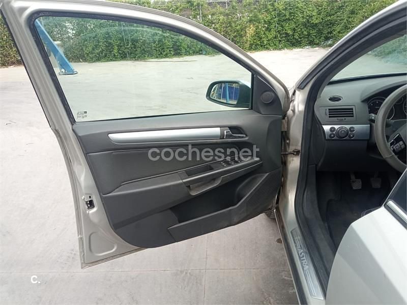 Usado Opel Astra Edition 110 CV (80 kW) 2009 Beige Berlina