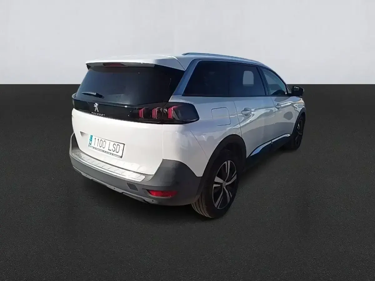Usado Peugeot 5008 Allure 131 CV (96 kW) 2021 Blanco SUV