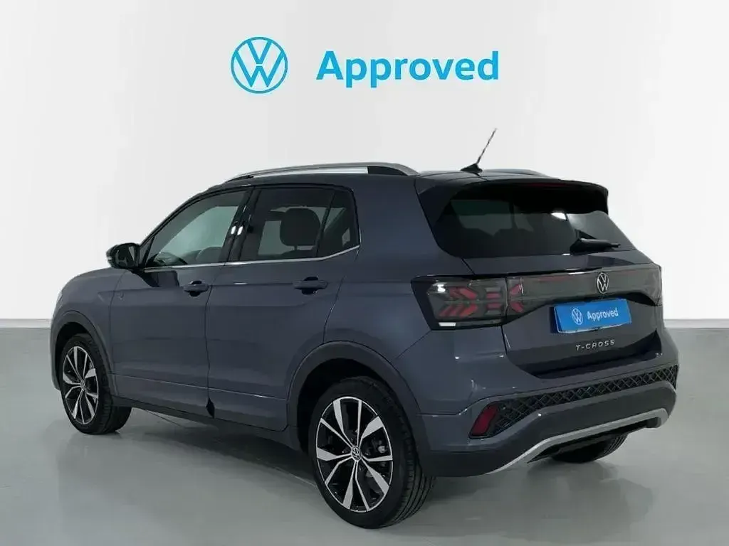 Usado VW T-Cross R-line 116 CV (85 kW) 2025 Gris SUV