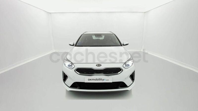 Usado Kia Ceed 136 CV (100 kW) 2021 Rojo Utilitario