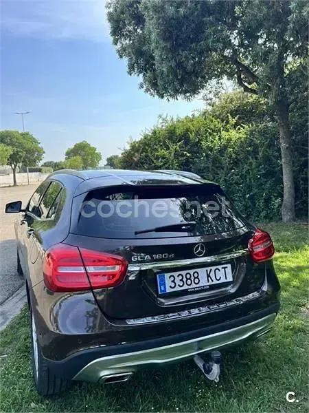 Usado Mercedes GLA200 AMG line 136 CV (100 kW) 2016 Marrón SUV