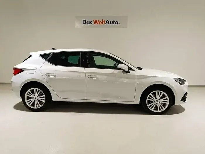 Usado Seat Leon Style 150 CV (110 kW) 2024 Blanco