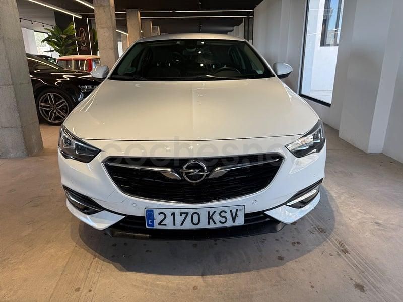 Usado Opel Insignia Excellence 170 HP (125 kW) 2019 Branco Sedan