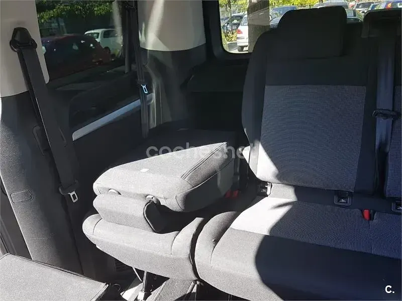 Usado Peugeot Traveller Allure 150 CV (110 kW) 2016 Beige Monovolumen