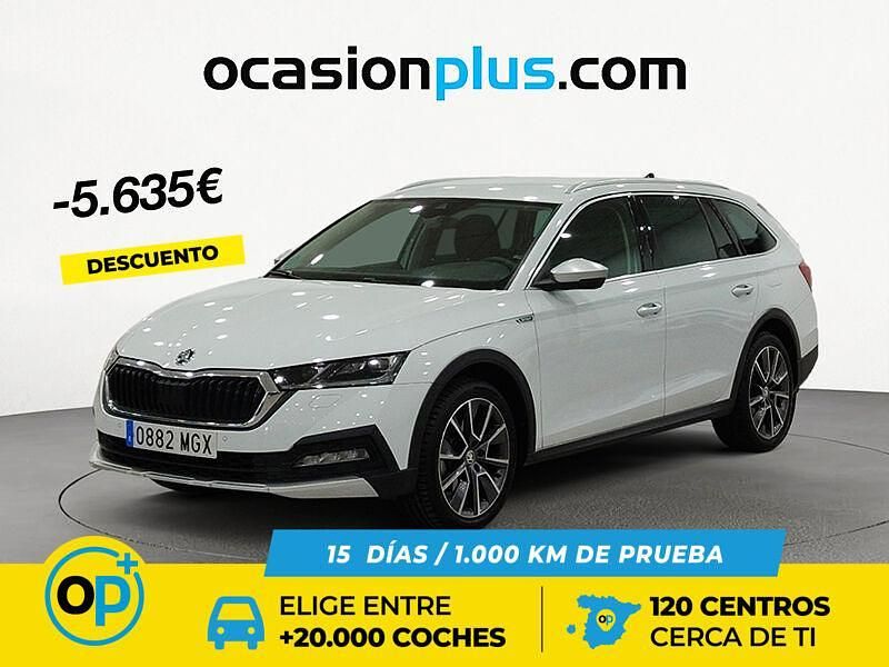 Usado Skoda Octavia 150 CV (110 kW) 2023 Blanco Familiar